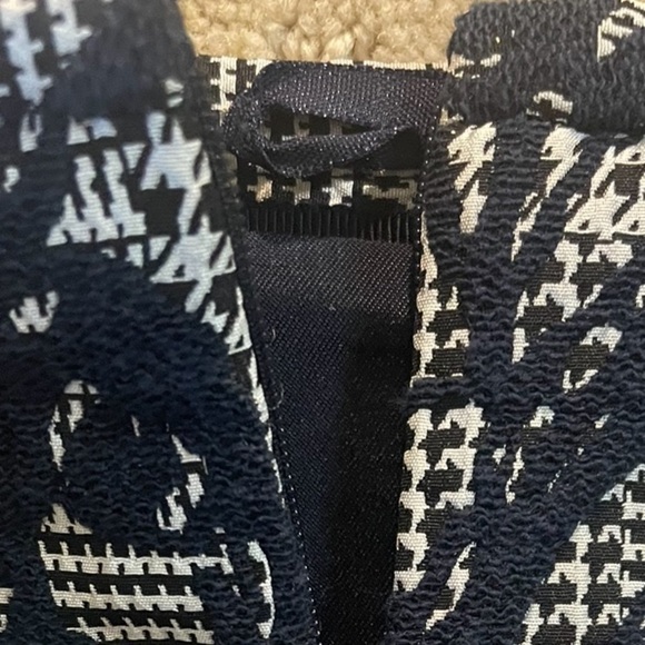 Brooks Brothers Pencil Skirt, Floral & Houndstooth Patten, Navy & White,  Sz. 10 - Picture 8 of 12